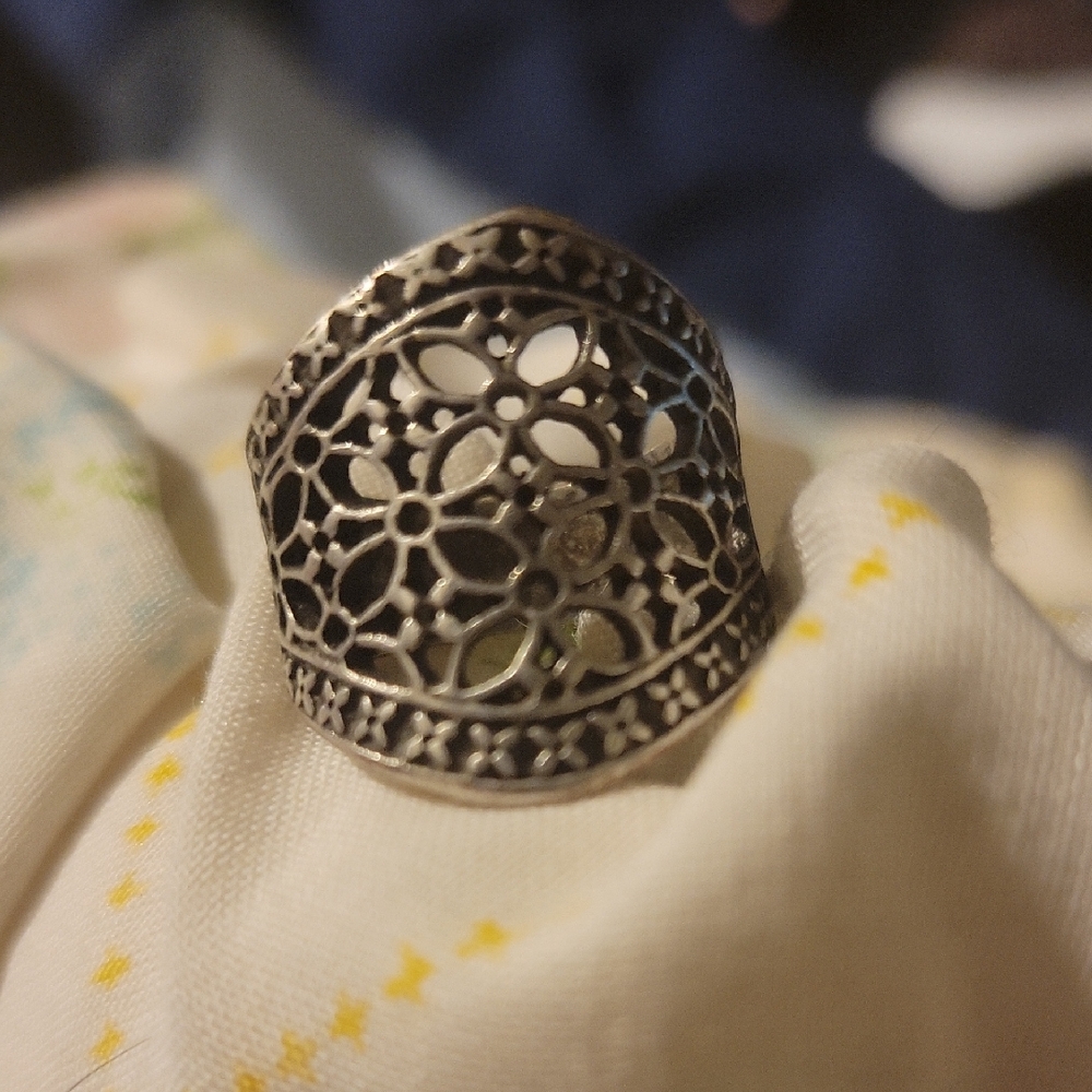 Premier Designs Filigree Ring Silver Tone Floral Openwork Statement Ring Size 6